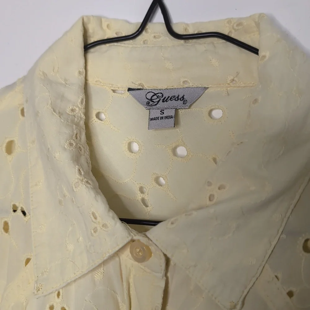 Guess‎ Women's Small Yellow Long Sleeve Button Up Collar Lace Shirt - Picture 2 of 4